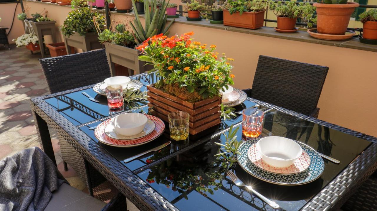 Апартаменти Sole, Terrazza, Centro Citta E Wi-Fi Veloce! Генуя Екстер'єр фото