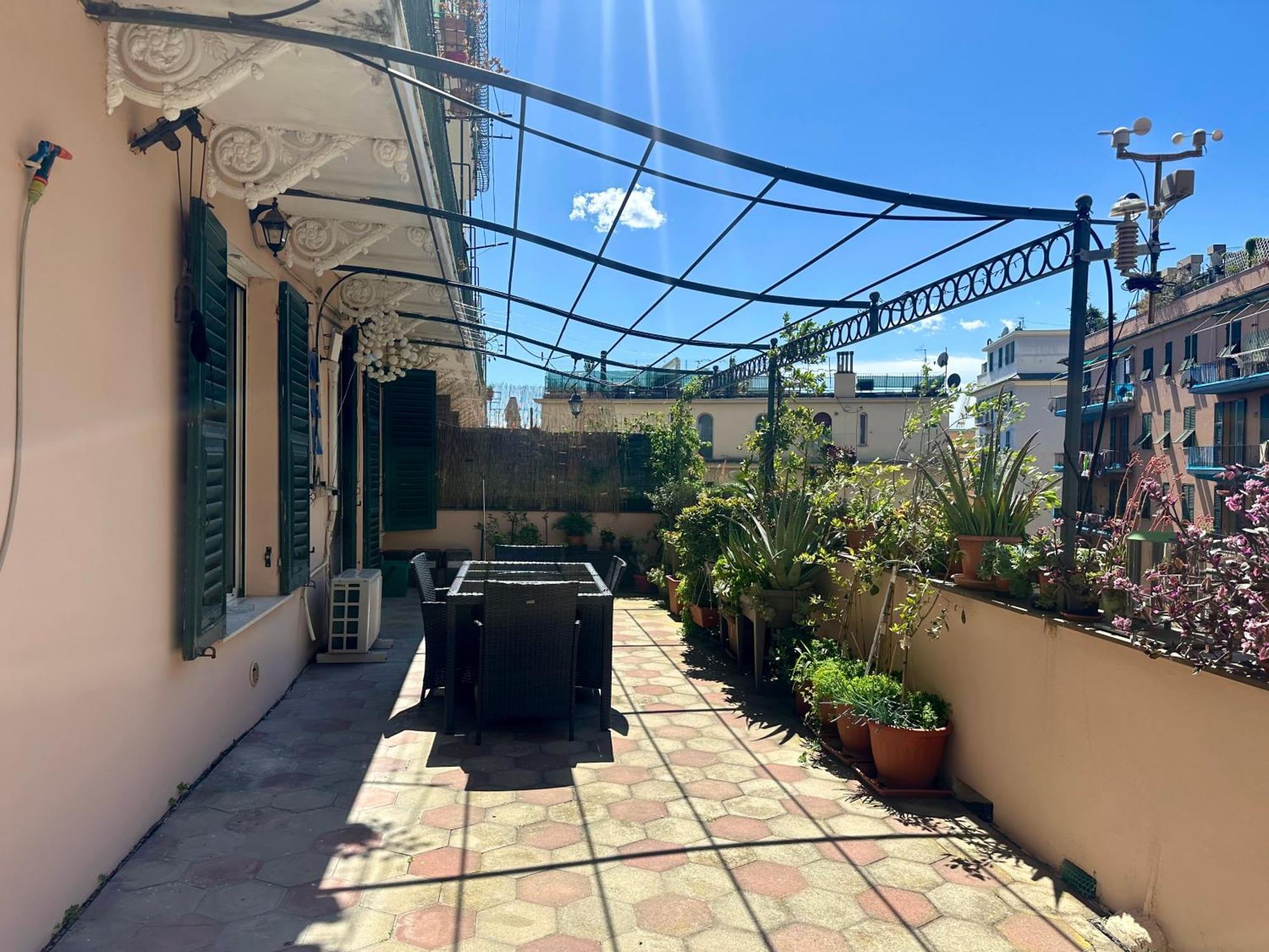 Апартаменти Sole, Terrazza, Centro Citta E Wi-Fi Veloce! Генуя Екстер'єр фото