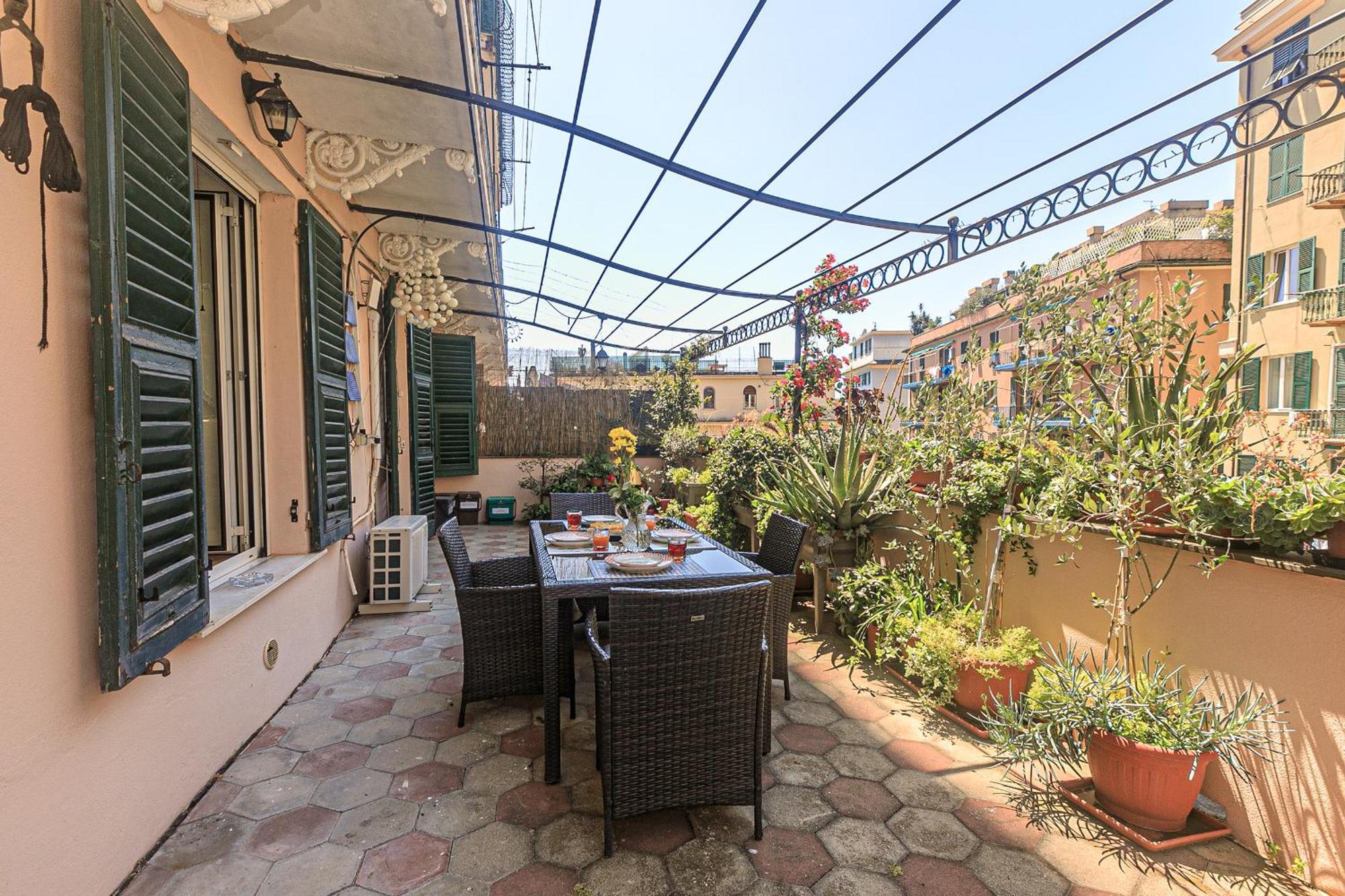 Апартаменти Sole, Terrazza, Centro Citta E Wi-Fi Veloce! Генуя Екстер'єр фото
